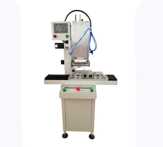 方瓶貼標(biāo)機(jī)的技術(shù)特點有哪些？